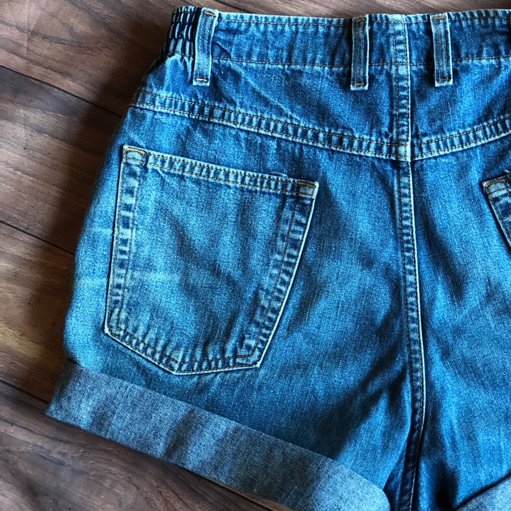 Vintage L.L Bean High Waisted Cuffed Denim Shorts!